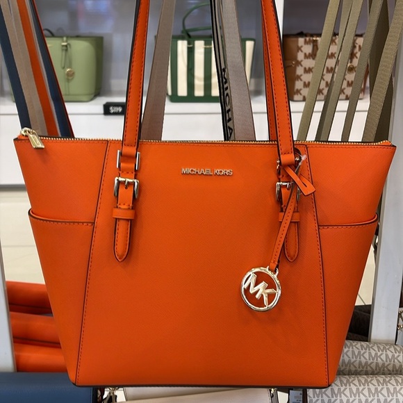 MICHAEL KORS
Jet Set Large Crossgrain Leather Top-Zip Charlotte Tote Shoulder - Picture 14 of 16